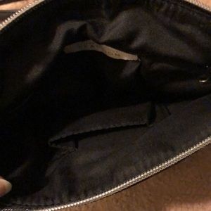 Kenneth Cole Reaction Bags - Black Kenneth Cole Reaction crossbody bag Kenneth Cole Reaction Bags - Black Kenneth Cole Reaction crossbody bag